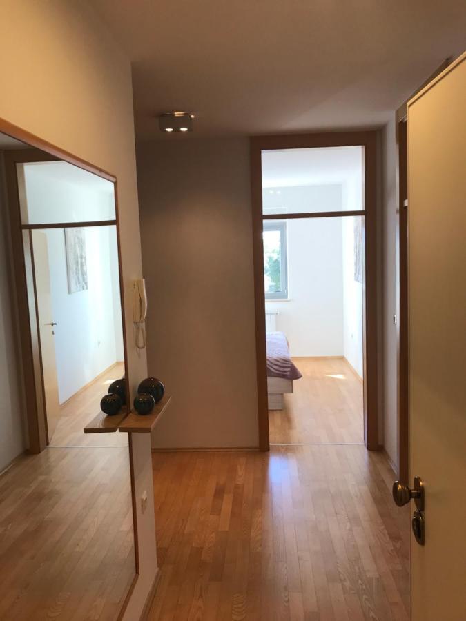 Apartment Angela With Private Garage Slot Pula Exterior foto