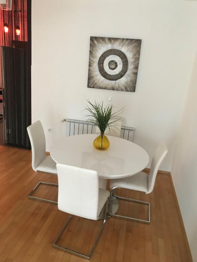 Apartment Angela With Private Garage Slot Pula Exterior foto
